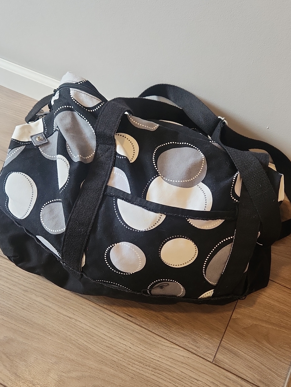 Thirty-One Black & White Polka Weekender Bag - Picture 2 of 3
